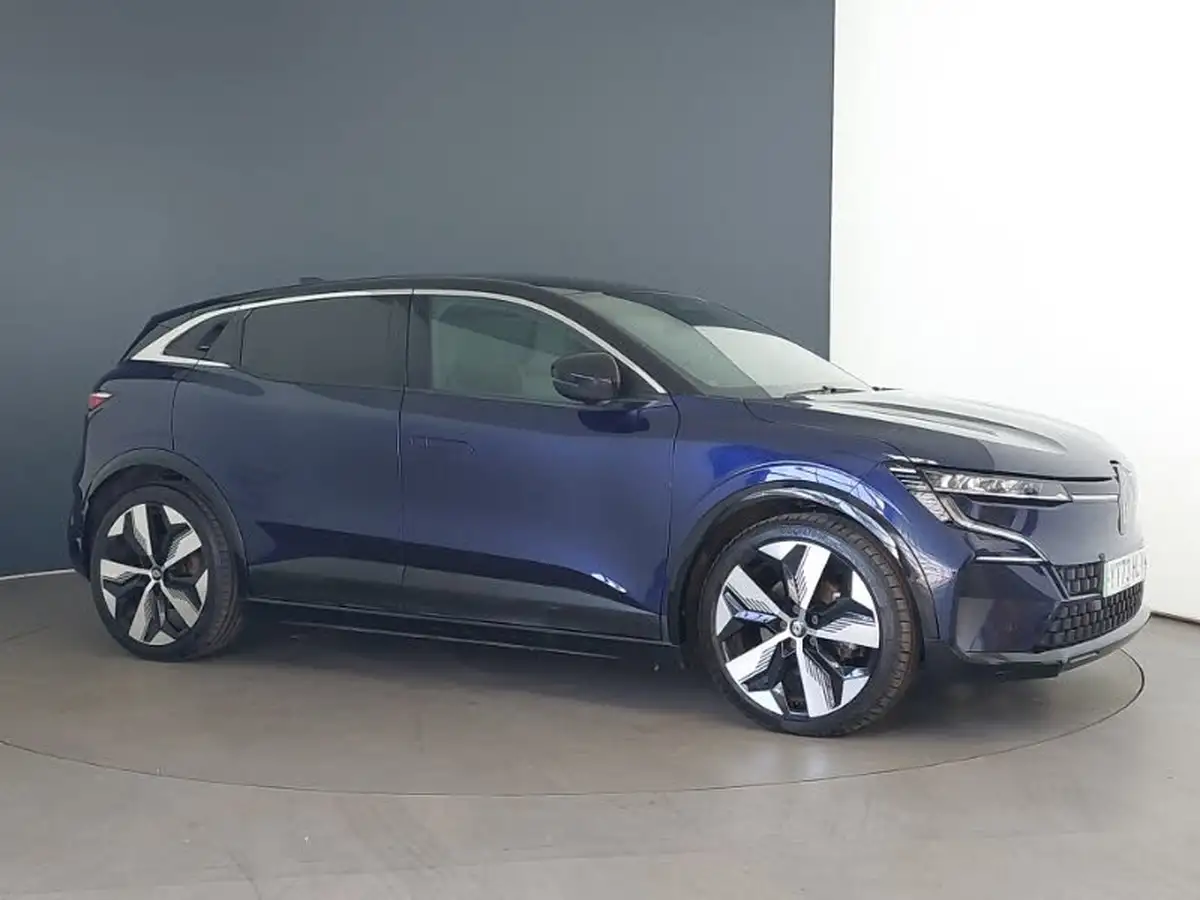 2023-renault-megane-e-tech-e-techno-big-11