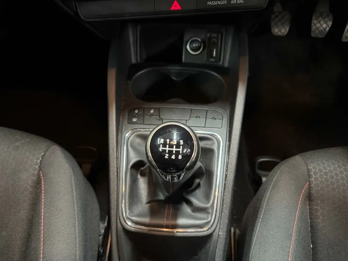 2017-seat-ibiza-12-tsi-fr-technology-110ps-hatchback-5d-big-45