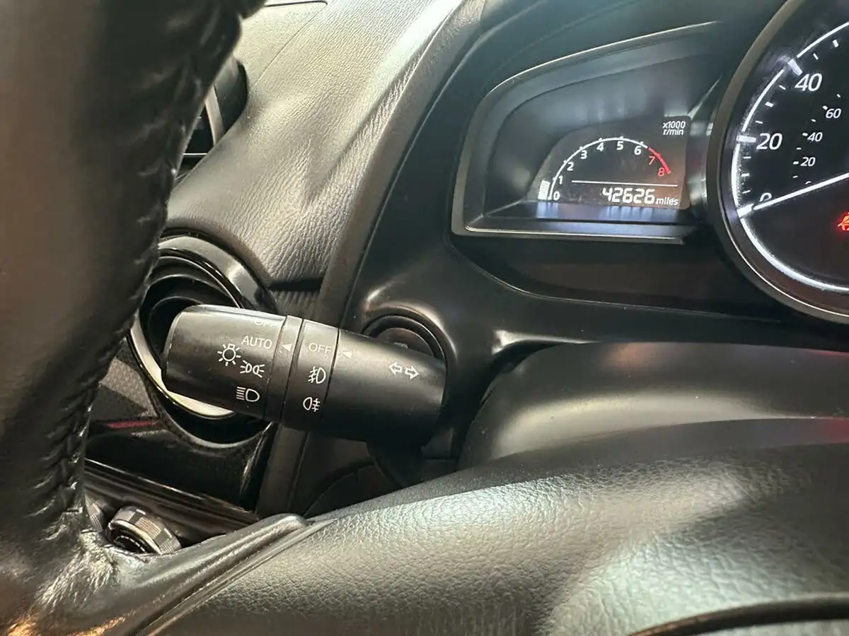 2018-mazda-mazda2-15-se-l-big-12