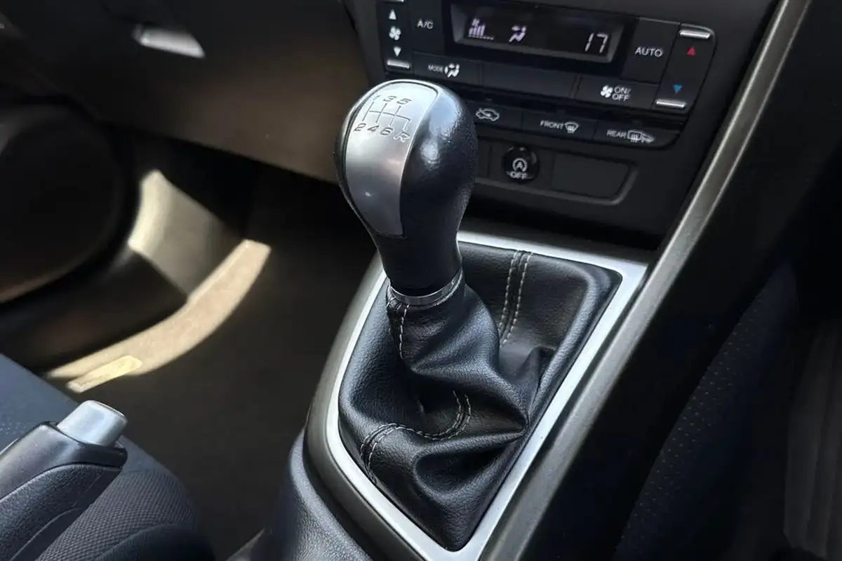 2013-honda-civic-18-se-big-21