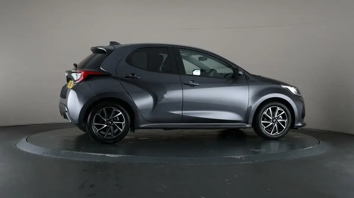 2023-toyota-yaris-15-vvt-i-design-big-54