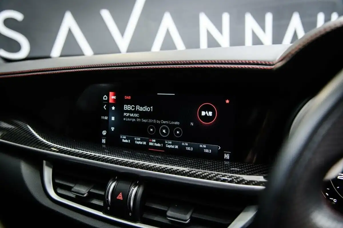 2021-alfa-romeo-stelvio-29-biturbo-quadrifoglio-big-26