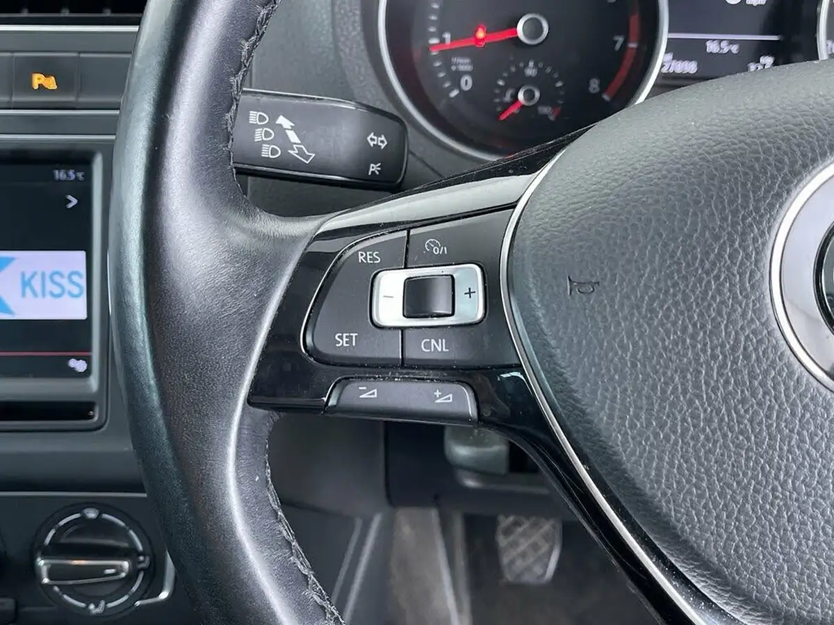 2016-volkswagen-polo-10-match-60ps-5d-big-49