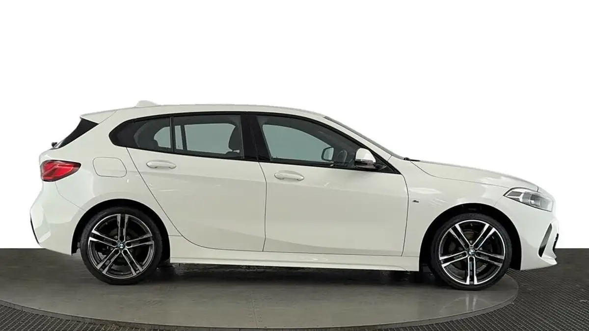 2022-bmw-1-series-15-118i-m-sport-lcp-big-2