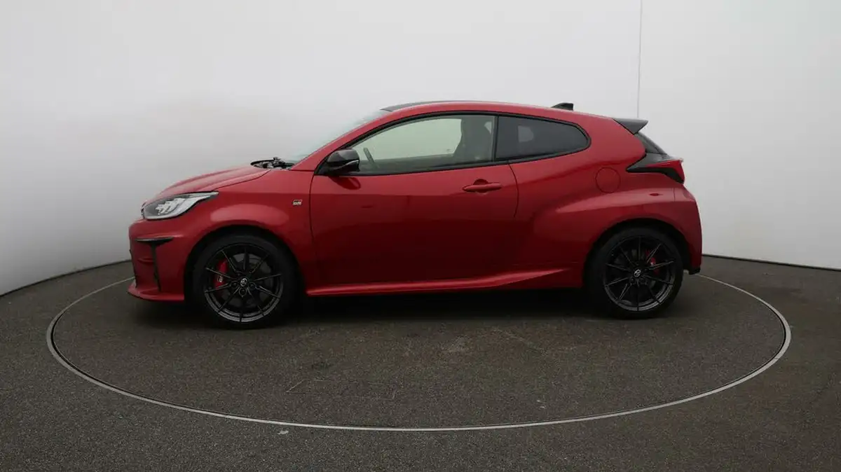 2022-toyota-yaris-16-gr-circuit-pack-big-59