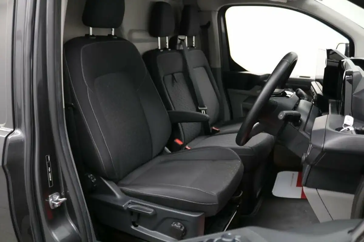 2024-ford-transit-custom-20tdci-320-l2h1-limited-136pseu6e-panel-van-1996cc-auto-big-23