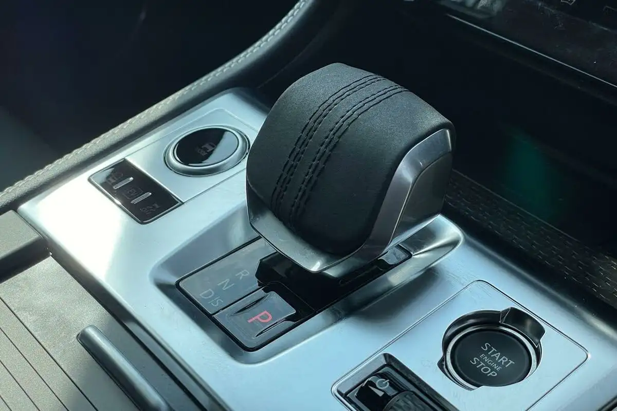 2024-jaguar-f-pace-20-p400e-r-dynamic-hse-black-90th-anniversary-edition-big-20