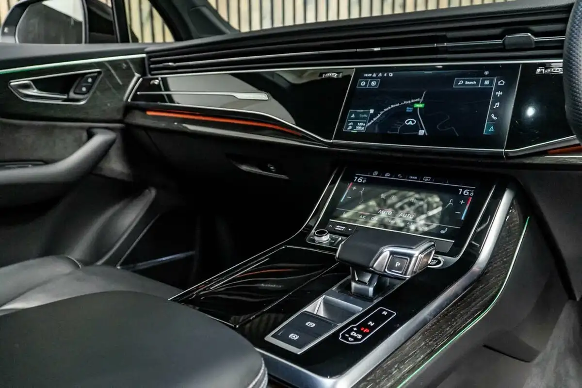 2021-audi-q7-30-50-tdi-black-edition-big-24