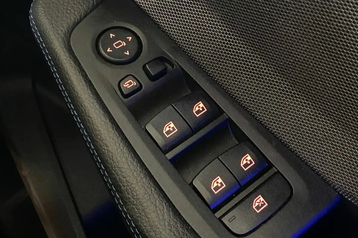 2024-bmw-1-series-15-118i-m-sport-lcp-dct-big-38