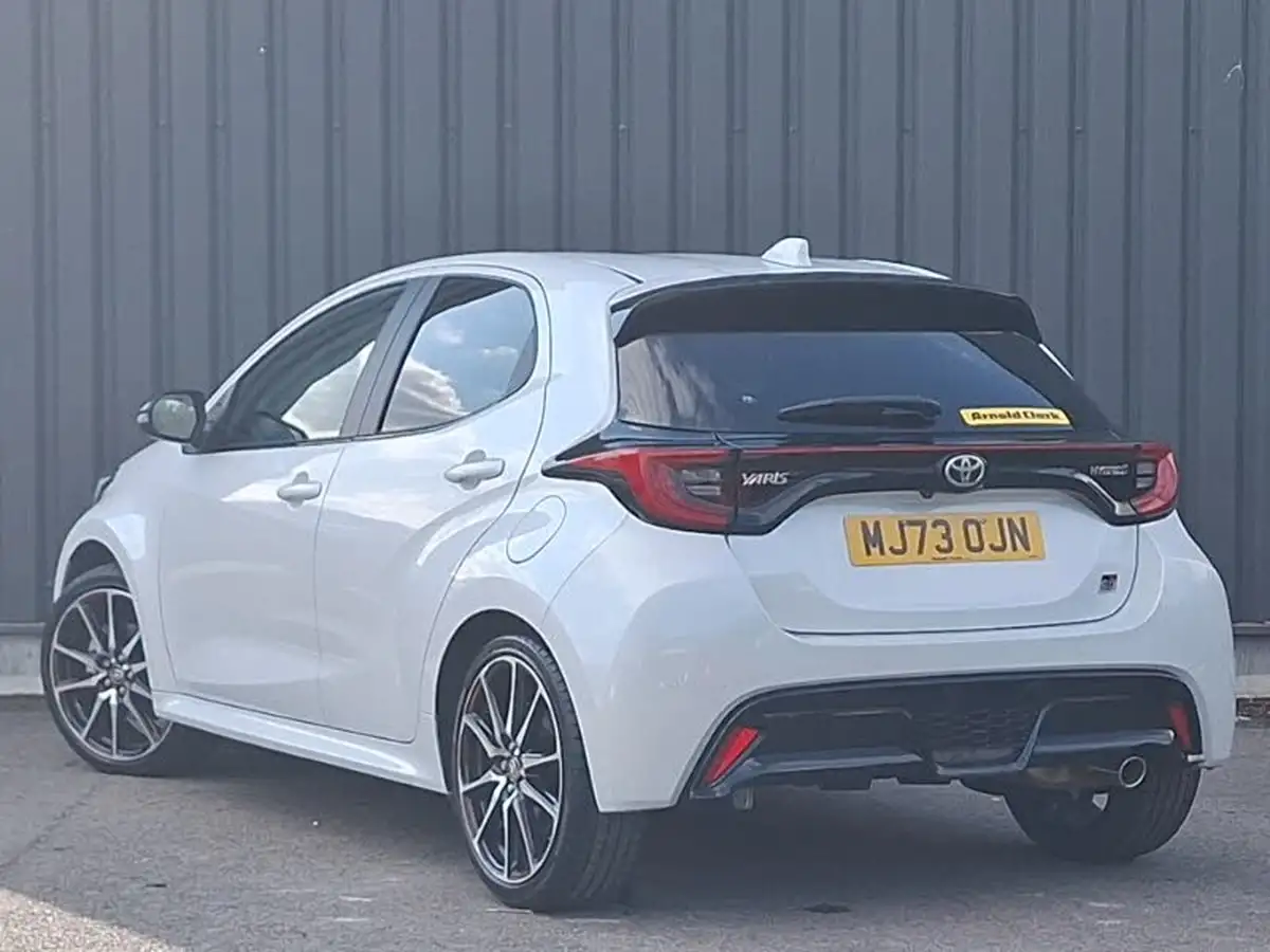2023-toyota-yaris-15-vvt-i-gr-sport-114bhp-big-1