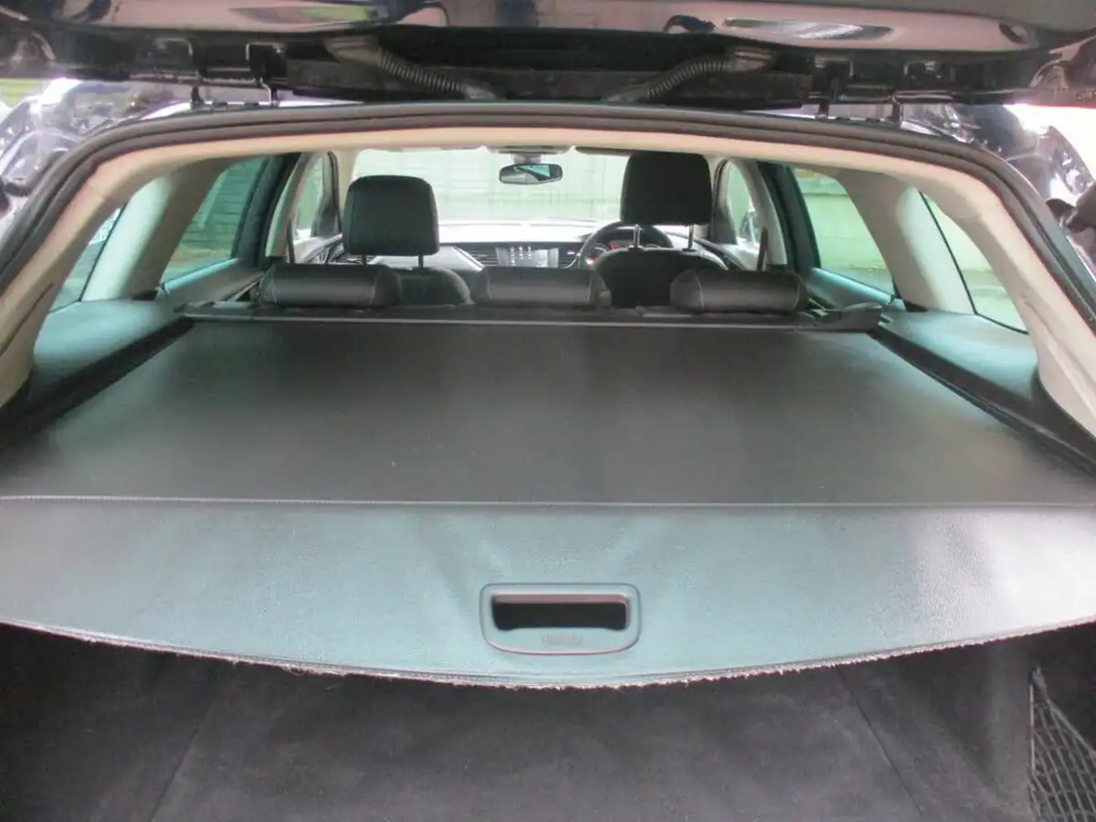 2018-vauxhall-insignia-sports-tourer-15-turbo-sri-big-26