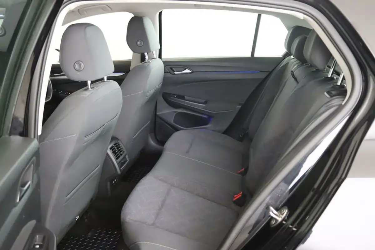 2021-volkswagen-golf-20tdi-life-hatchback-big-12