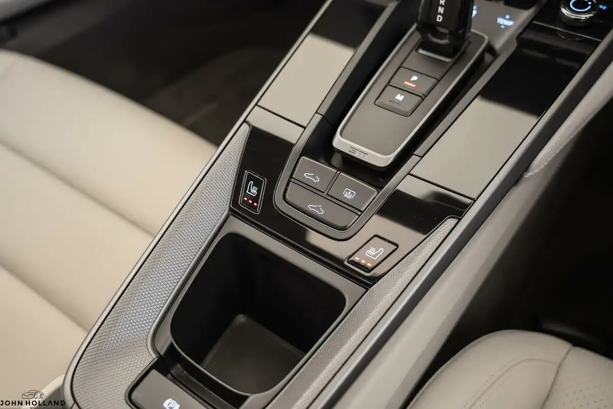 2022-porsche-911-30-carrera-coupe-big-34