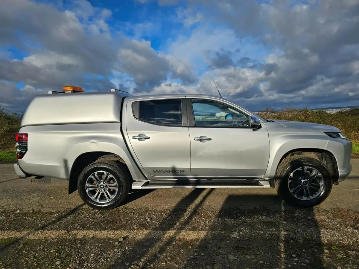 2020-mitsubishi-l200-22di-d-warrior-auto-big-5