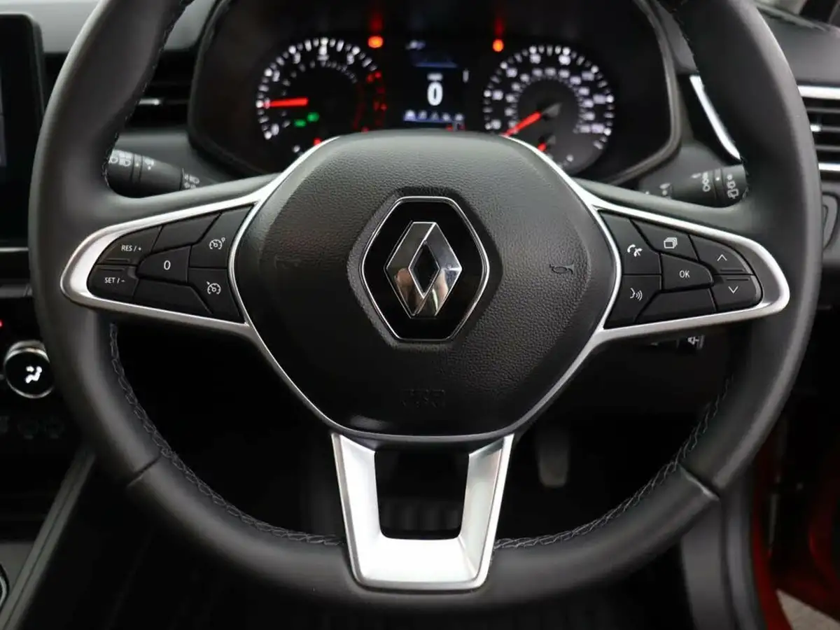 2022-renault-clio-10-tce-iconic-edition-big-27