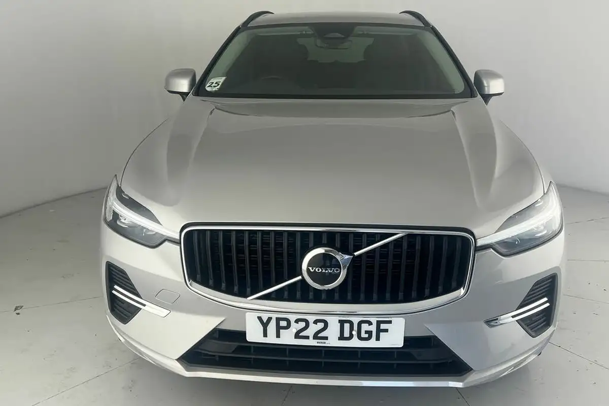 2021-volvo-xc60-20td-b4-momentum-awd-big-39