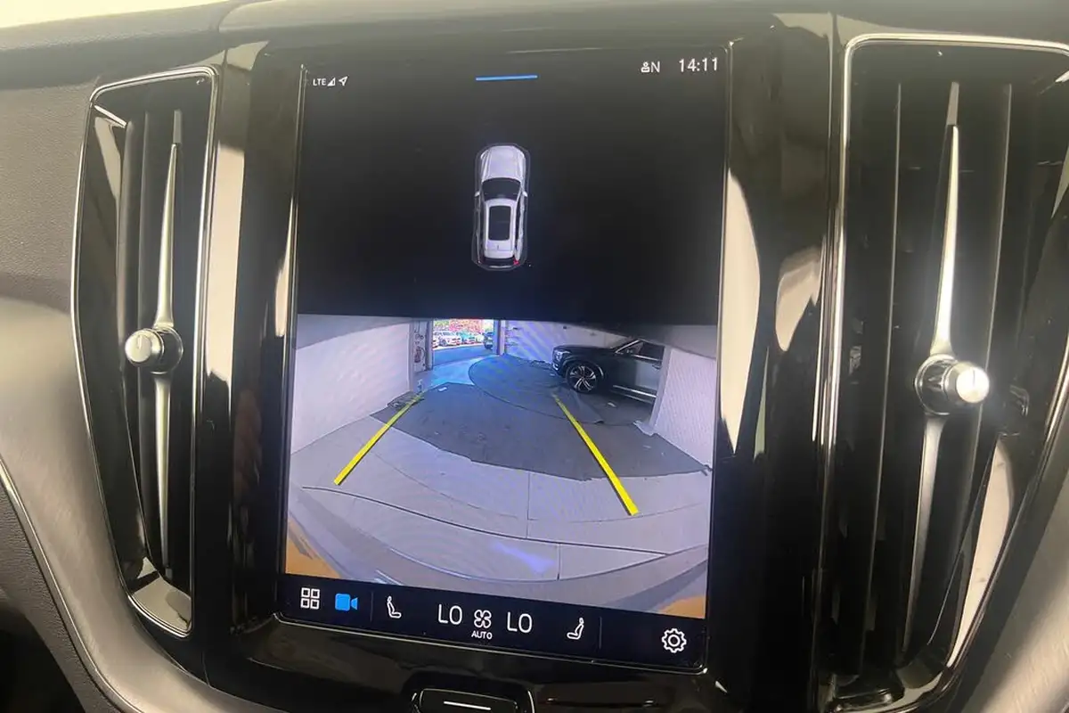 2021-volvo-xc60-20td-b4-momentum-awd-big-15