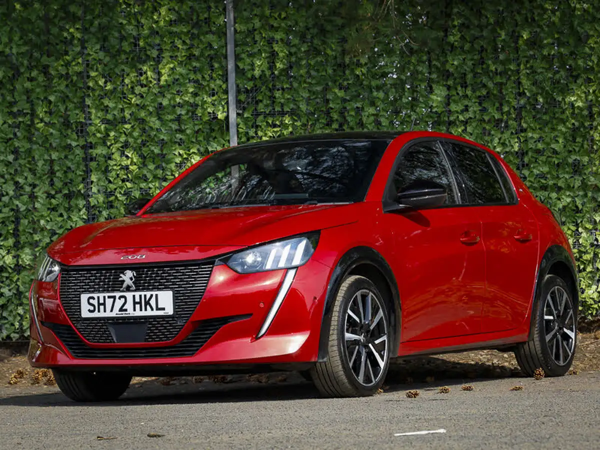 2022-peugeot-208-12-puretech-gt-premium-100bhp-big-6