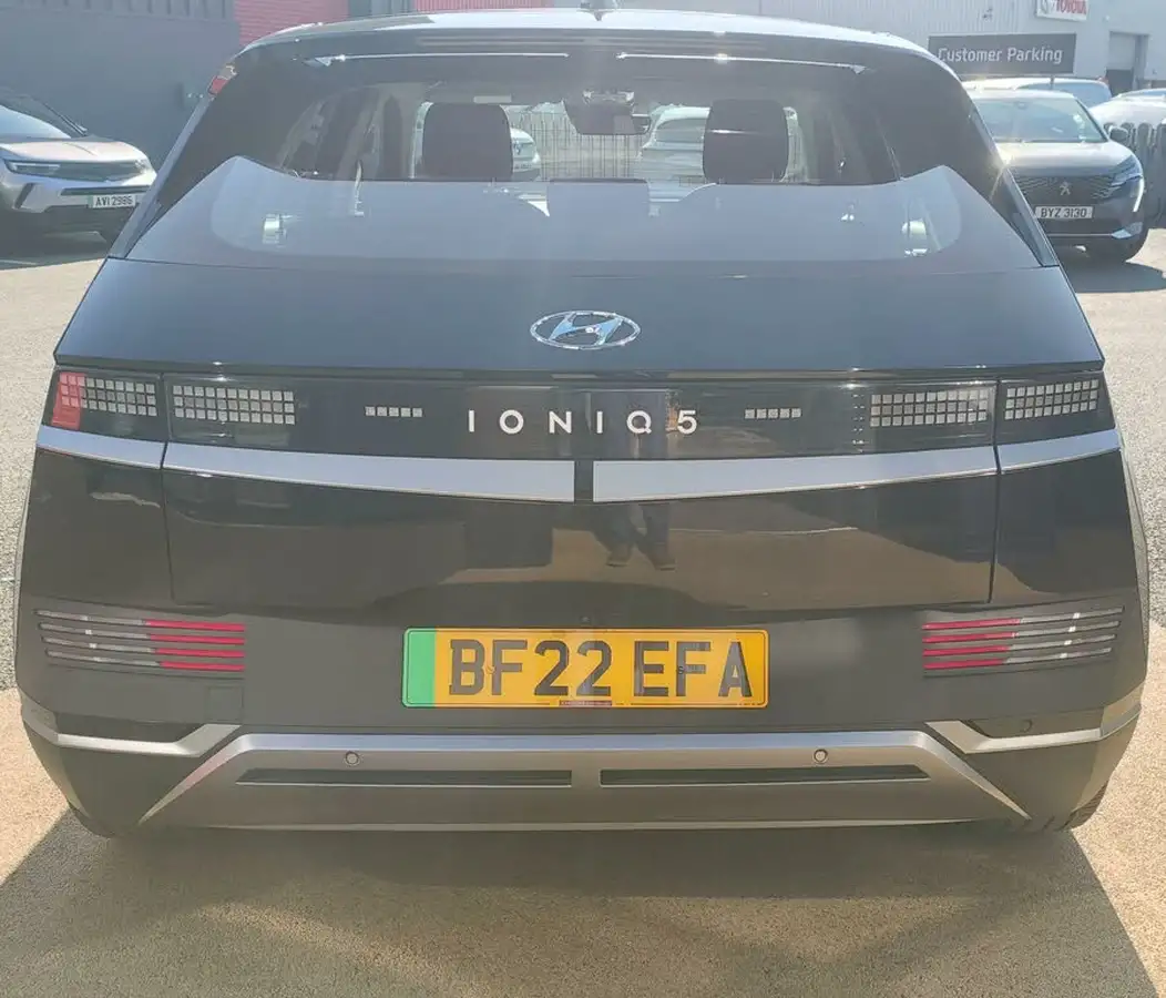 2022-hyundai-ioniq-5-e-se-connect-big-6