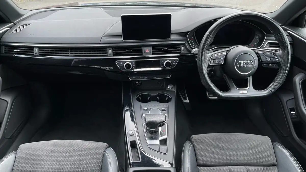 2018-audi-a4-avant-20-tfsi-black-edition-big-10