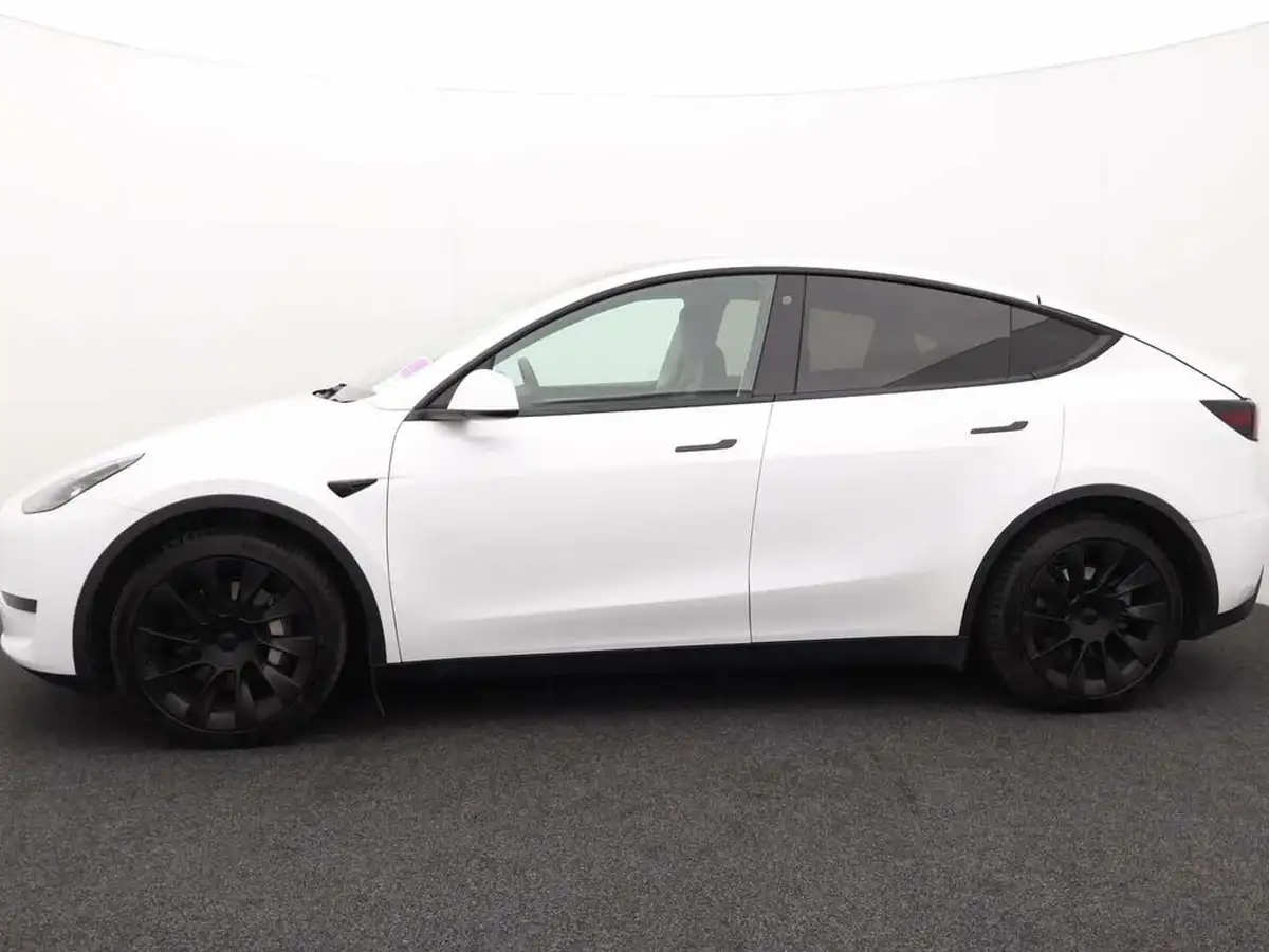 2023-tesla-model-y-e-rwd-big-3