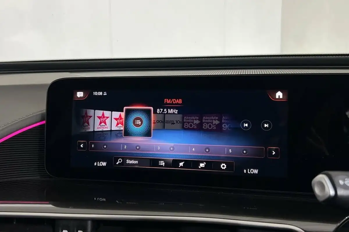 2022-mercedes-benz-eqc-e-eqc-400-amg-line-premium-big-27