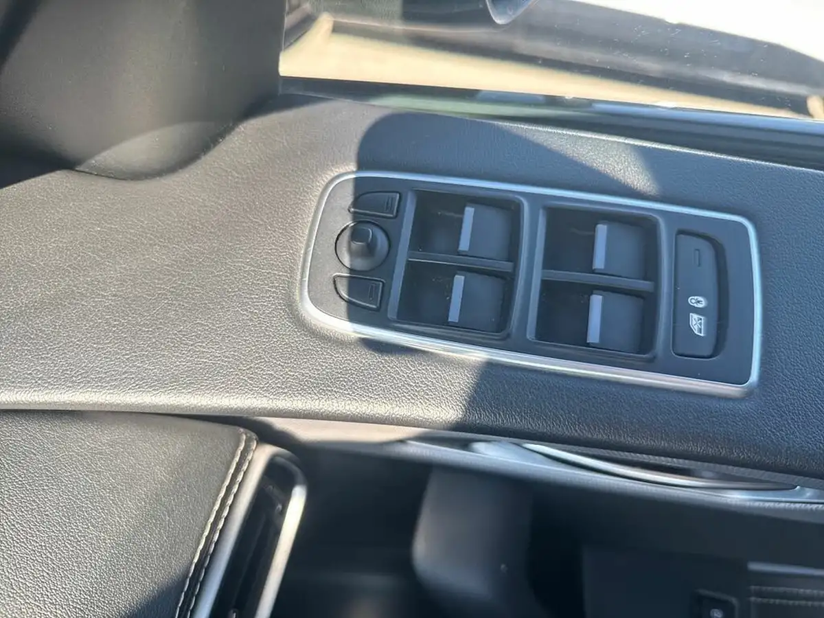 2018-jaguar-f-pace-20-i4d-r-sport-180ps-awd-auto-big-26
