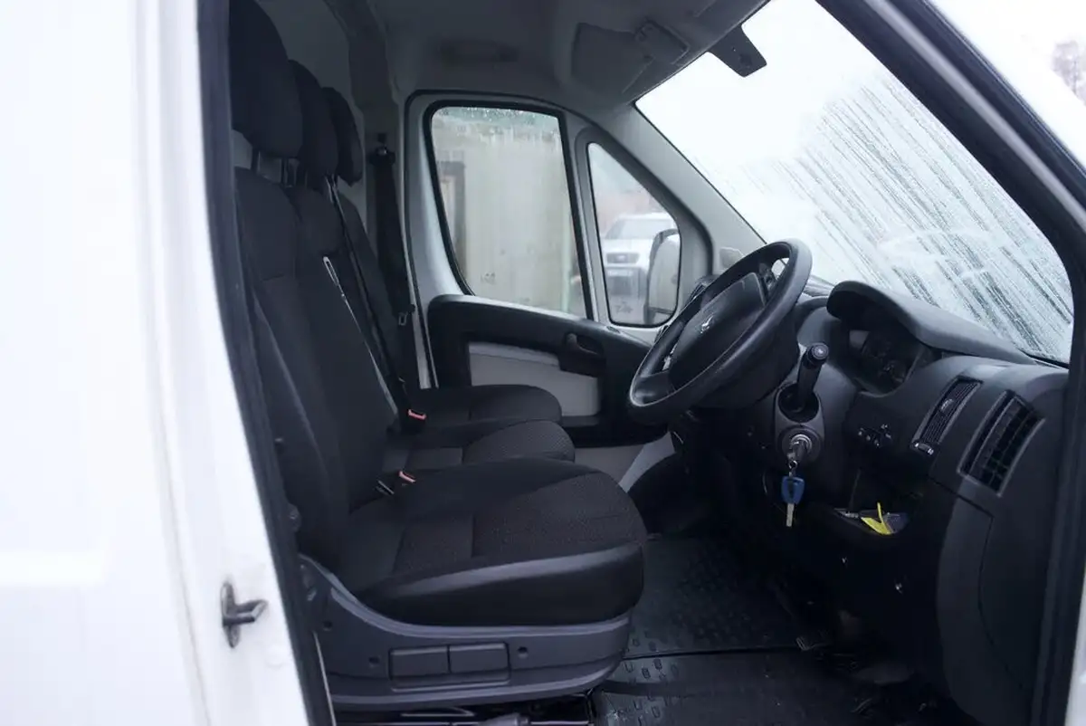 2019-peugeot-boxer-22-bluehdi-professional-335-l3-h2-panel-big-15