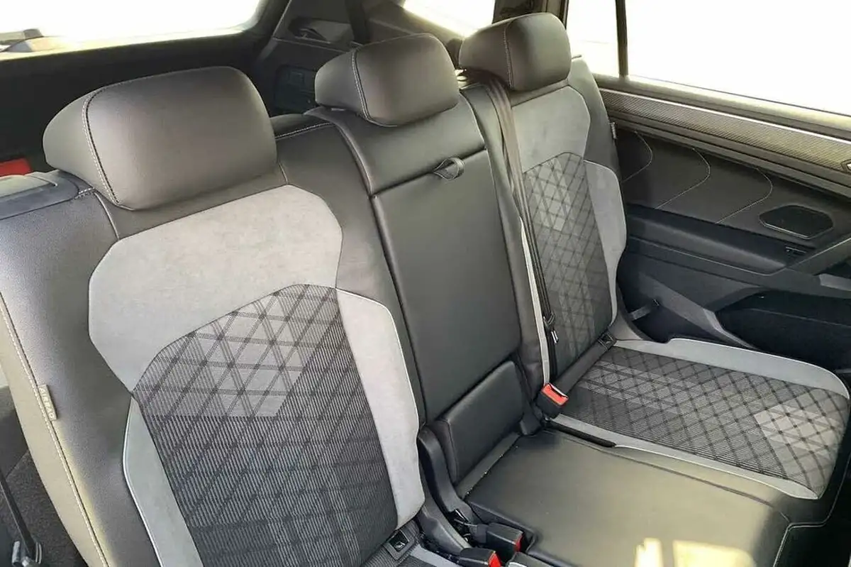 2022-volkswagen-tiguan-allspace-15-tsi-r-line-big-7