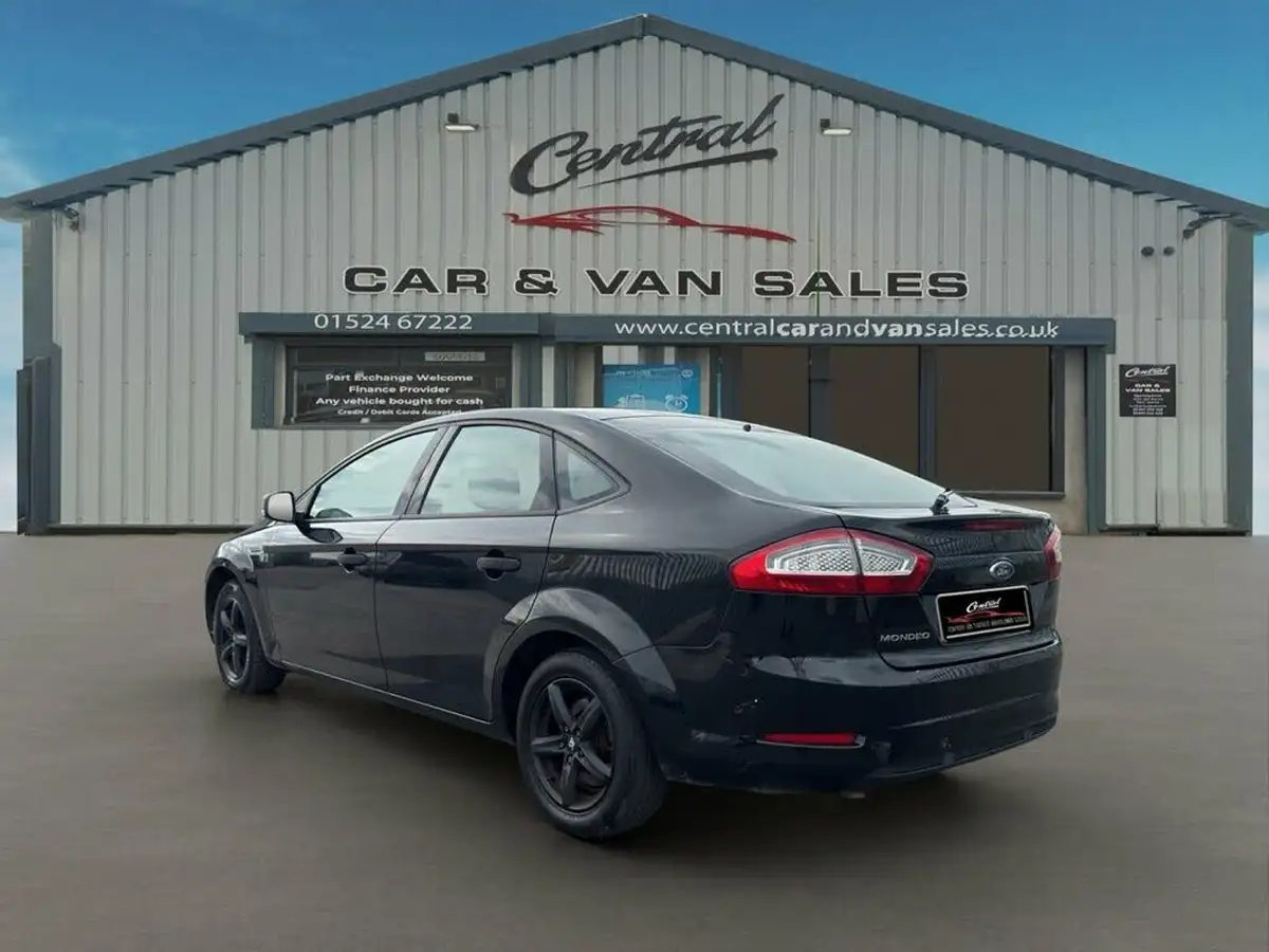 2012-ford-mondeo-20tdci-edge-140-hatchback-big-4