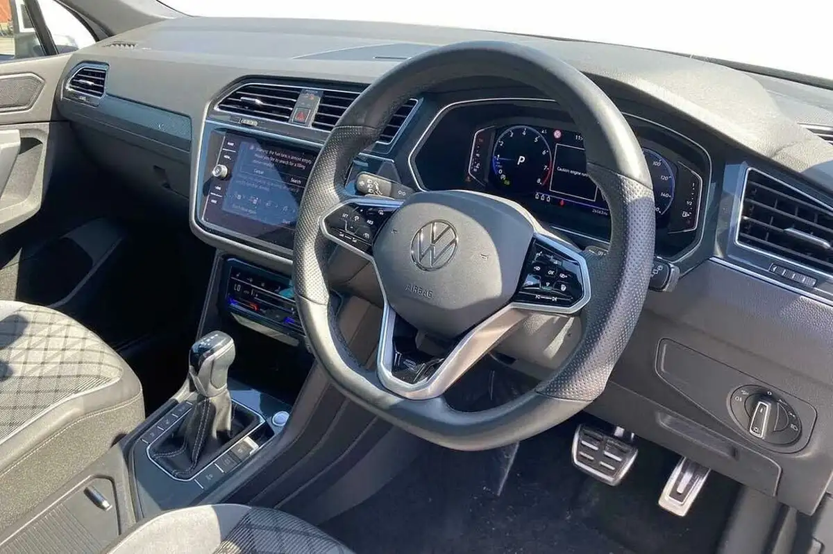 2023-volkswagen-tiguan-15-tsi-r-line-edition-big-5