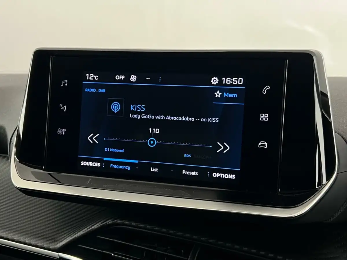 2021-peugeot-2008-suv-12-puretech-allure-100bhp-big-23