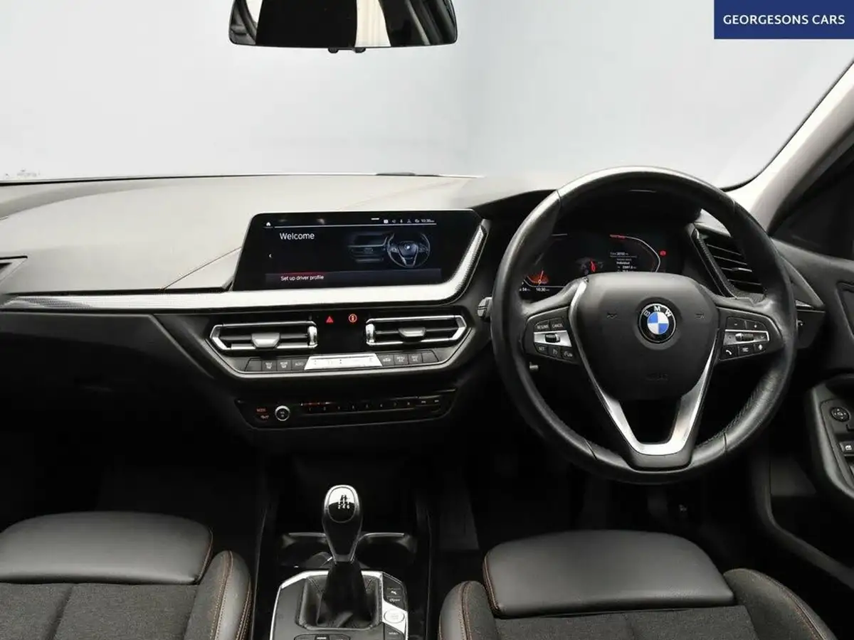 2022-bmw-1-series-15td-116d-sport-big-17