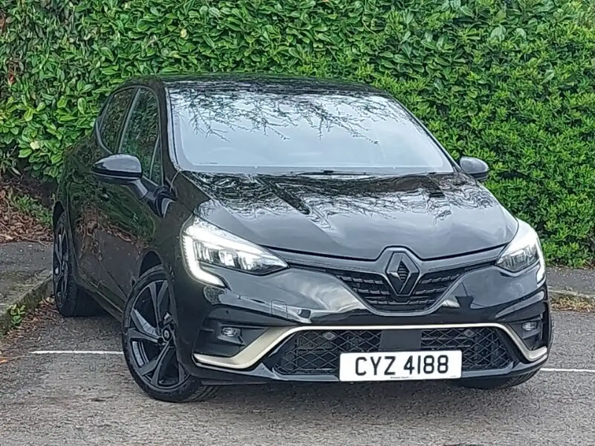 2023-renault-clio-16-engineered-big-0