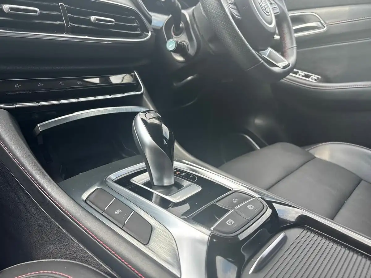 2022-mg-hs-15t-gdi-excite-162ps-dct-big-13