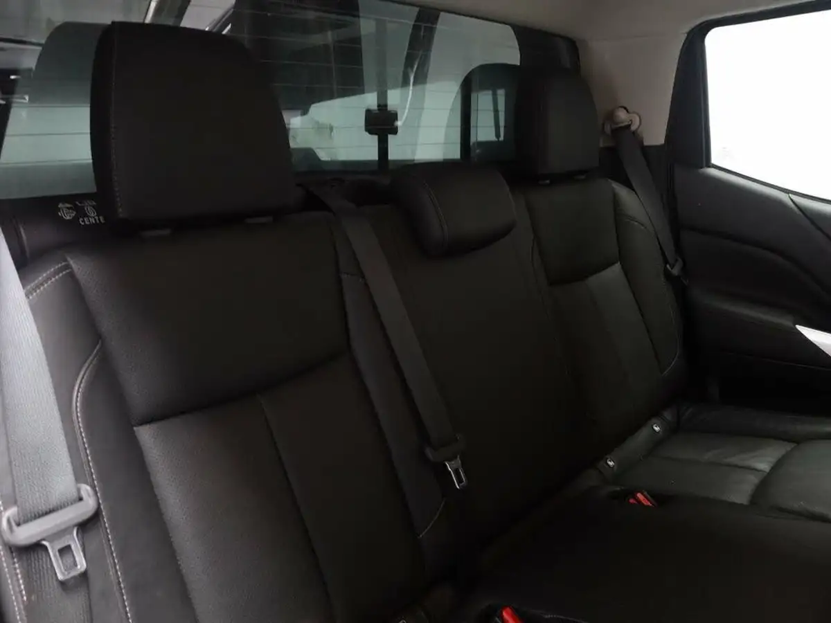 2021-nissan-navara-23dci-tt-tekna-8-navileather-auto-big-16