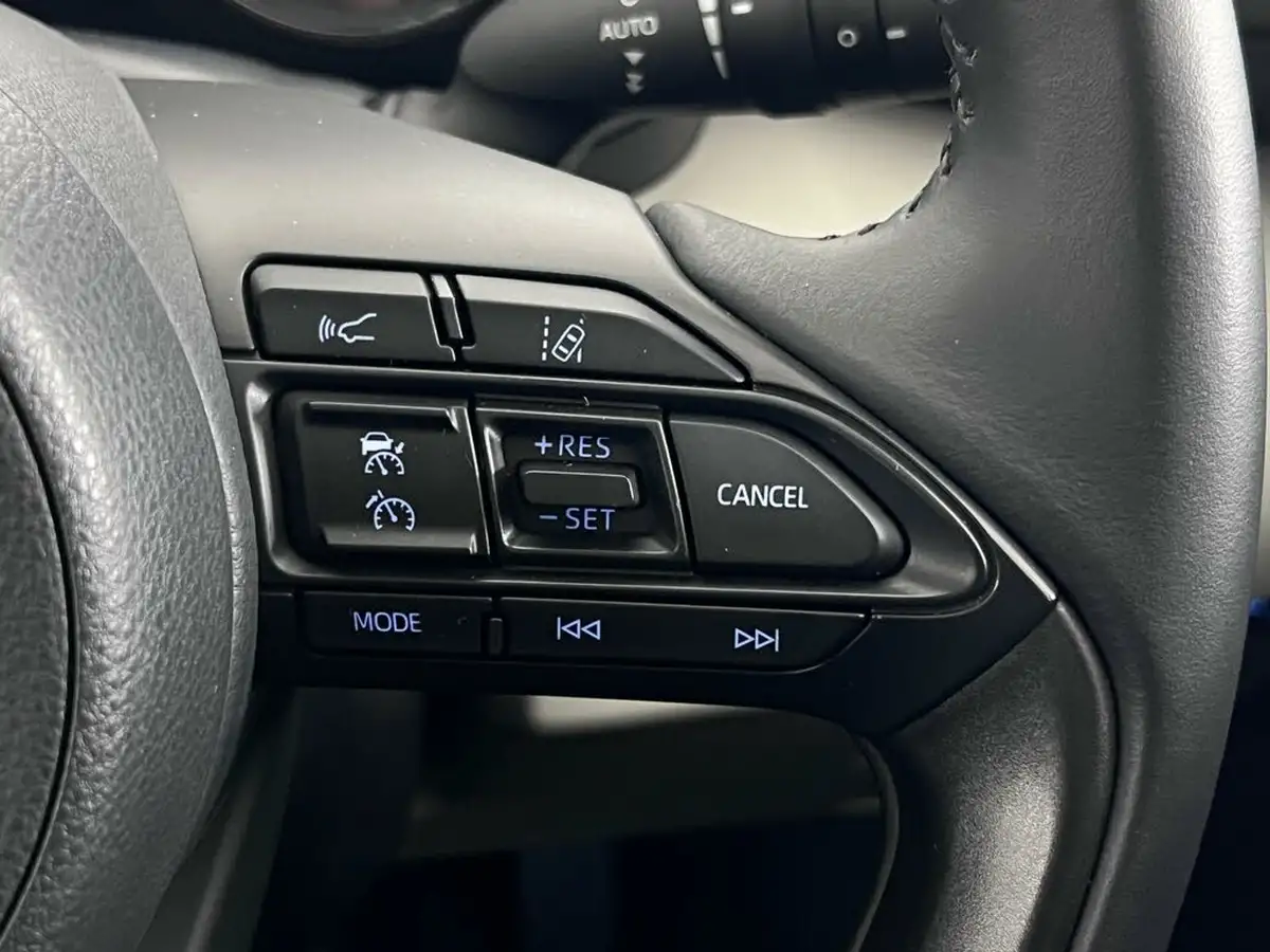 2022-toyota-yaris-15-vvt-i-excel-big-18