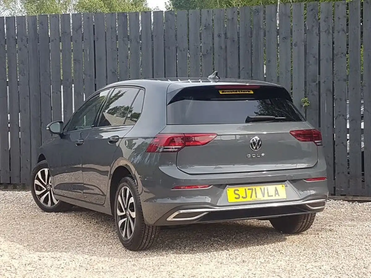 2021-volkswagen-golf-15-tsi-active-150ps-big-1