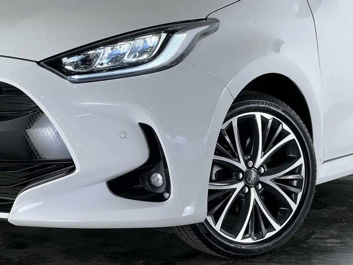 2022-toyota-yaris-15-vvt-i-excel-big-39