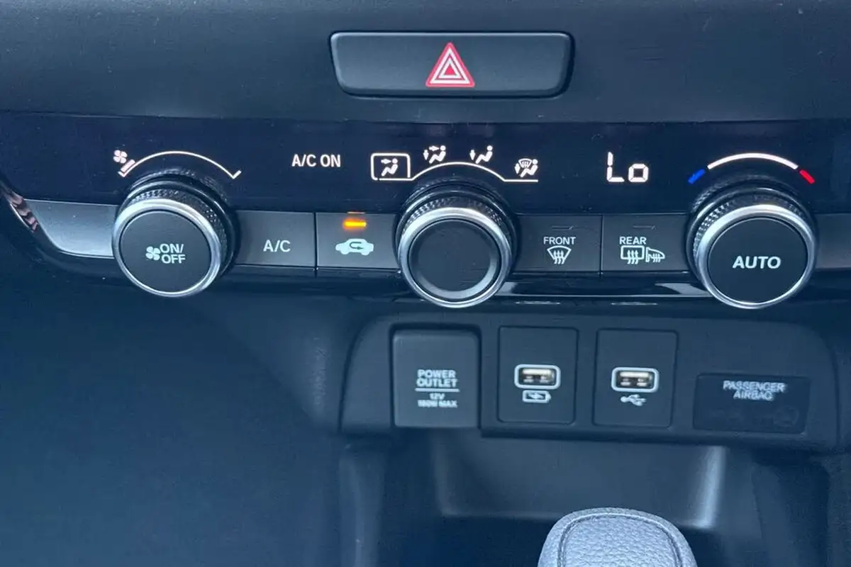 2025-honda-jazz-15-i-mmd-elegance-big-14
