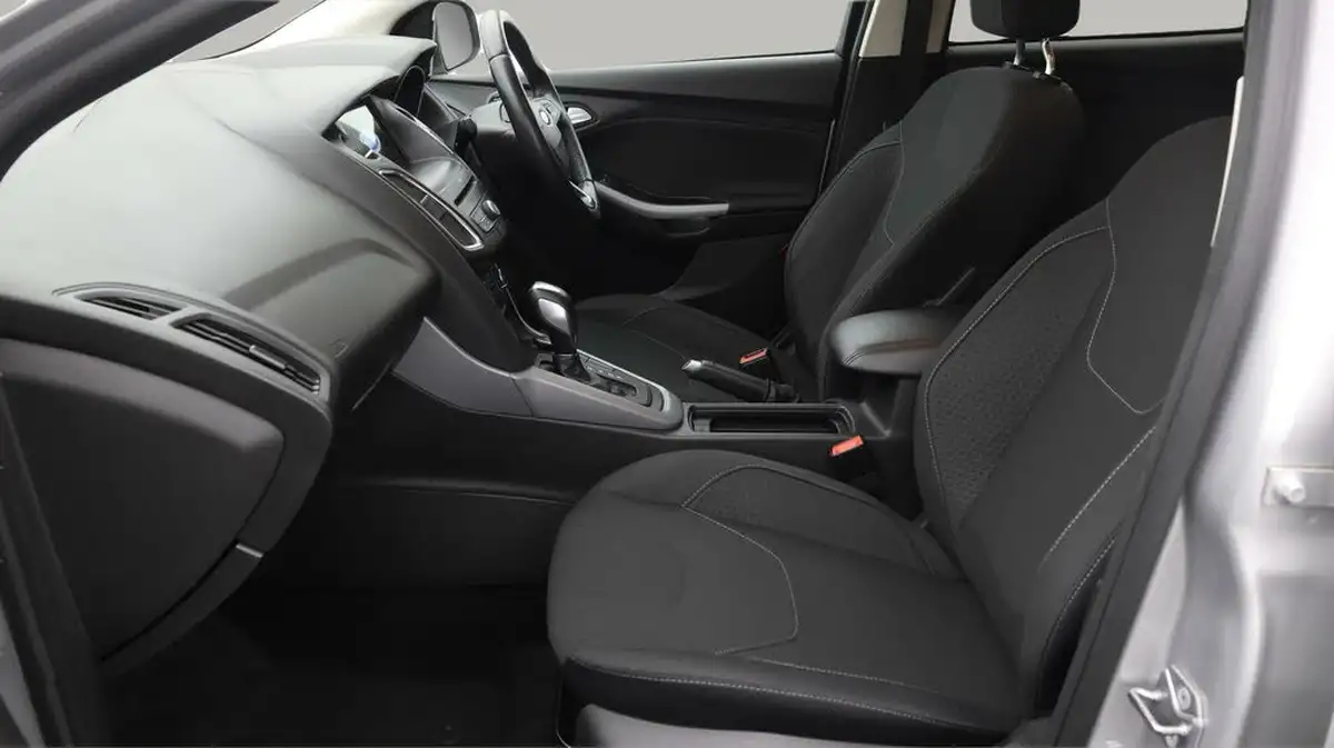 2018-ford-focus-10t-zetec-edition-125ps-hatchback-auto-big-20