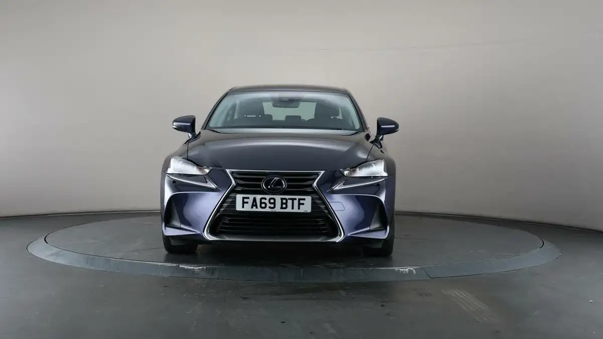 2019-lexus-is-300h-25-is-big-39