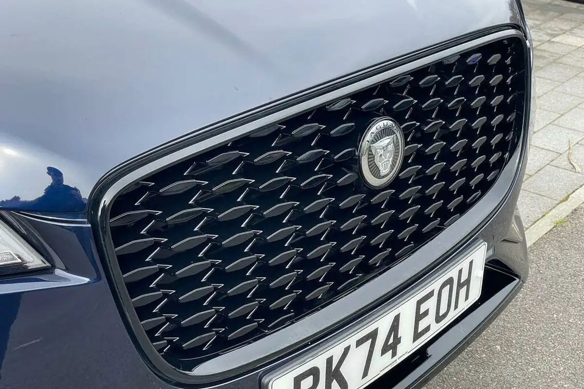 2024-jaguar-f-pace-20-p400e-r-dynamic-se-black-90th-anniversary-edition-big-63