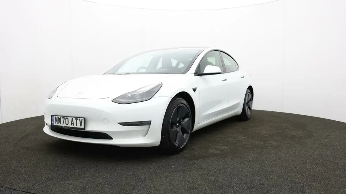 2020-tesla-model-3-e-long-range-big-59