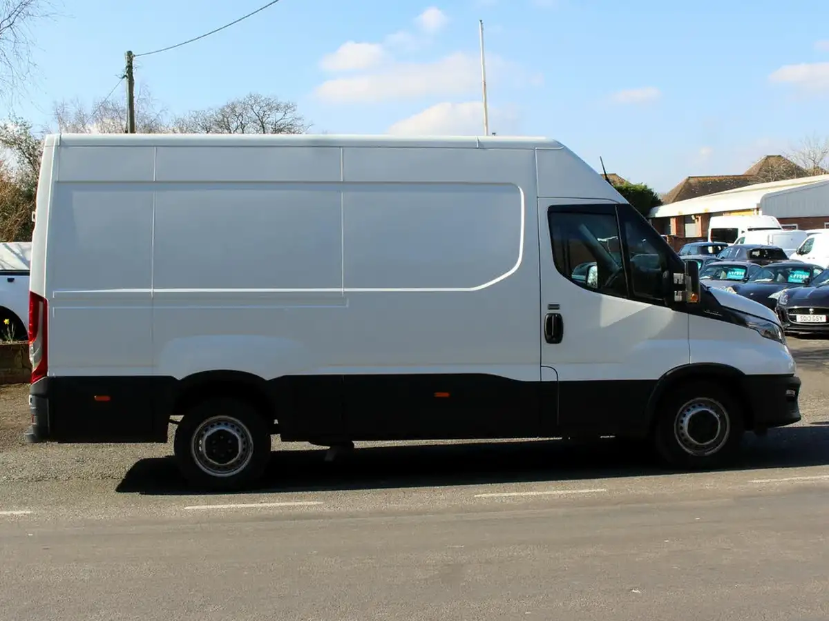 2023-iveco-daily-s-class-23td-35s14v-business-3520mm-h2-136pseu6dt-big-38