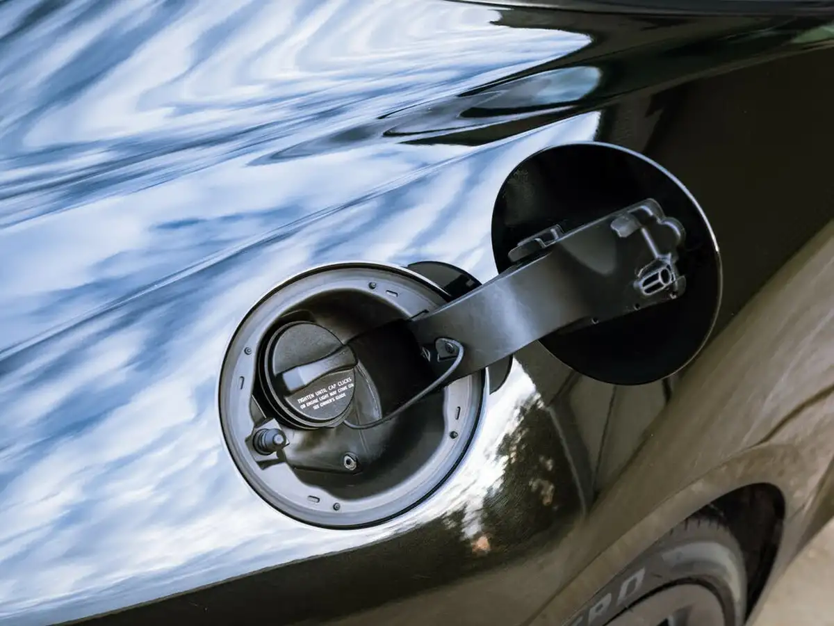 2015-jaguar-f-type-30-v6-coupe-quickshift-big-33