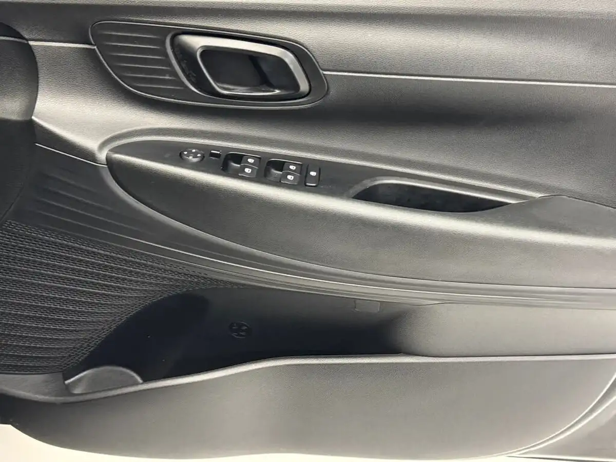 2021-hyundai-i20-10-t-gdi-element-big-16