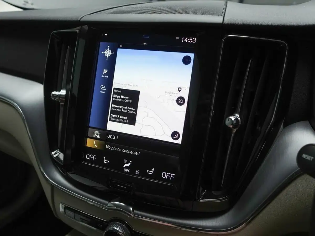 2019-volvo-xc60-20-t5-momentum-awd-big-23