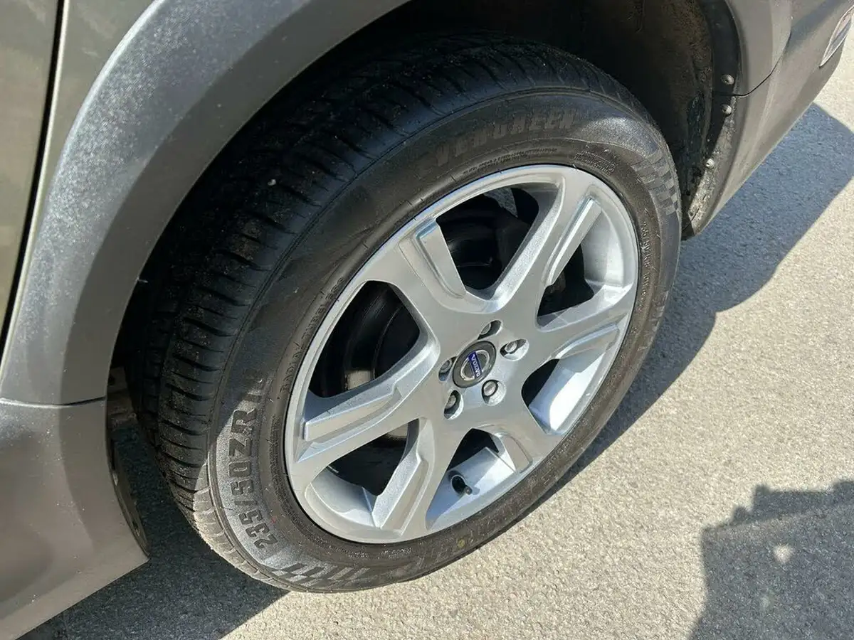 2011-volvo-xc70-24td-d5-se-lux-215bhp-geartronic-big-16