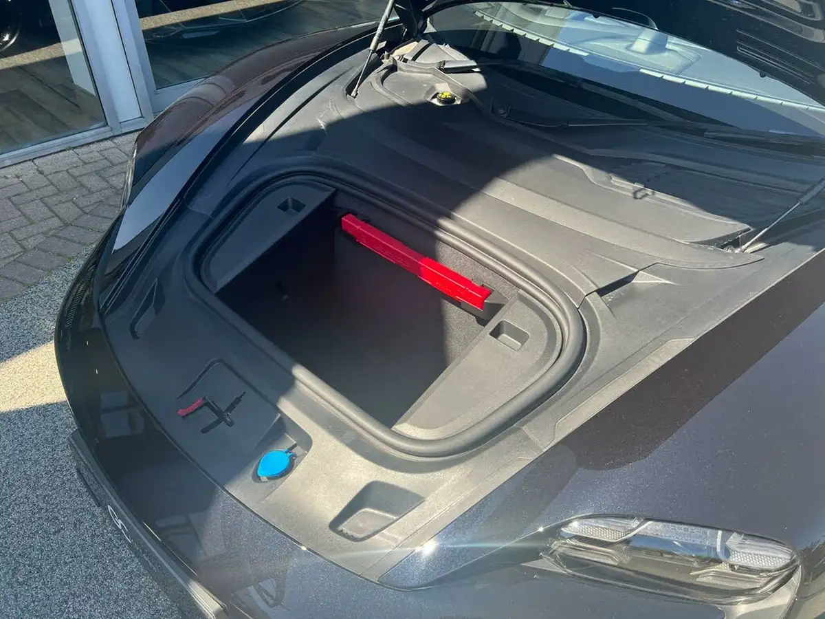 2023-porsche-taycan-e-turbo-big-68